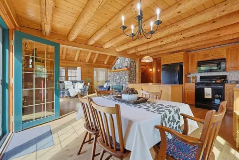 Dining - 21 Taft Ave, Mendon, MA 01756 photo 2 of 2