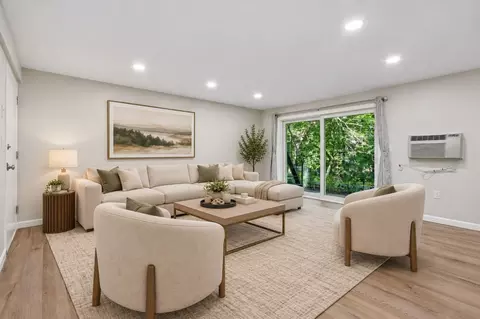 58 Edgelawn Ave #8, North Andover, MA 01845