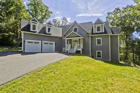 1201 General Knox Rd, Russell, MA 01071