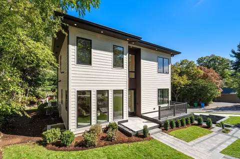 30 Dorr Rd, Newton, MA 02458
