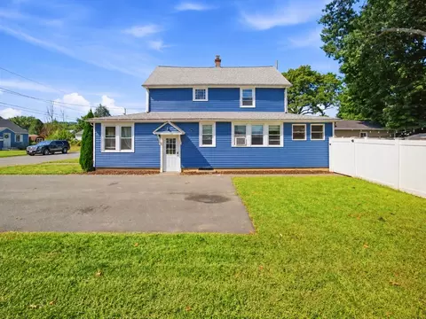 Exterior - 96 Catherine St, Chicopee, MA 01013 photo 8 of 8