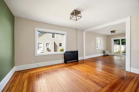 Living - 96 Catherine St, Chicopee, MA 01013 photo 4 of 5