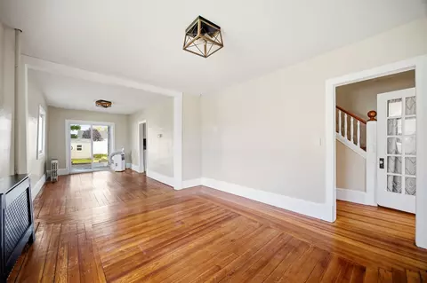 Living - 96 Catherine St, Chicopee, MA 01013 photo 3 of 5
