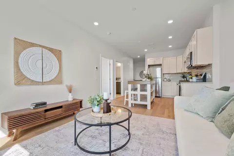 440 Broadway #202, Chelsea, MA 02150