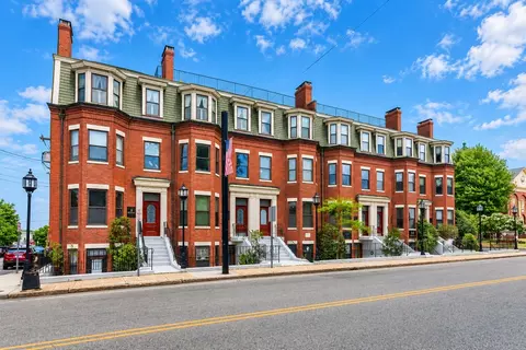 95 Court #19, Plymouth, MA 02360