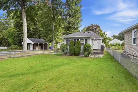 Exterior - 215 Eddy St, Springfield, MA 01104 photo 3 of 7