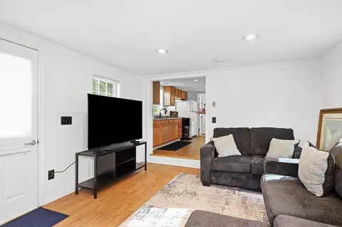 Living - 215 Eddy St, Springfield, MA 01104 photo 2 of 2