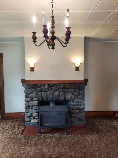 Living - 51 River St, Hudson, MA 01749 photo 3 of 4