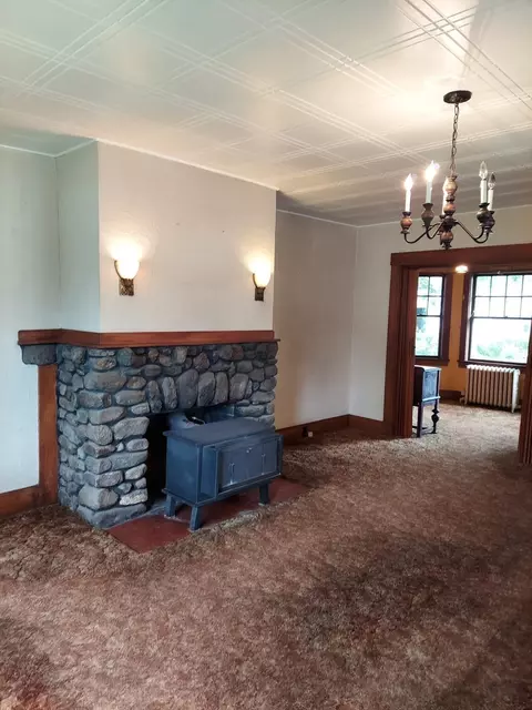 Living - 51 River St, Hudson, MA 01749 photo 1 of 4