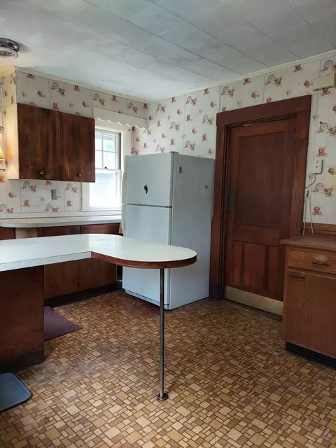 Kitchen - 51 River St, Hudson, MA 01749 photo 1 of 5