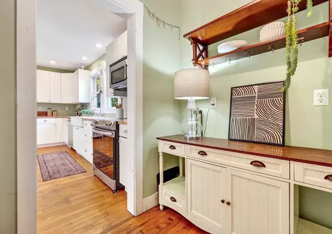 Entry Way - 4 Crane Ave # -6, Maynard, MA 01754 photo 1 of 7