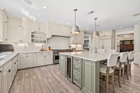Kitchen - 35 Sullivan Way, Canton, MA 02021 photo 3 of 3