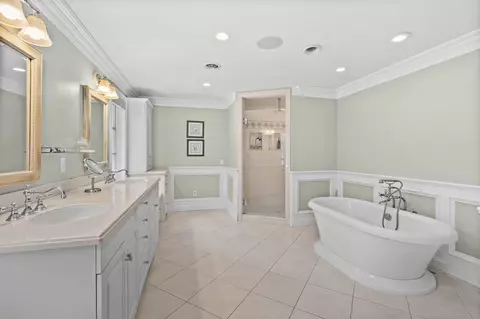 Bath - 35 Sullivan Way, Canton, MA 02021 photo 1 of 2