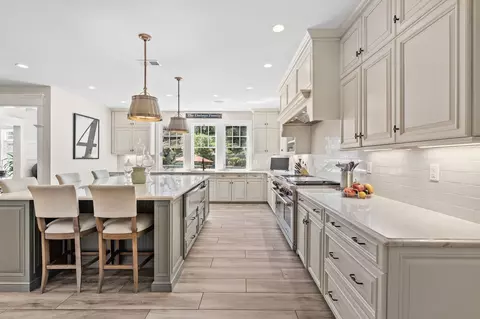 Kitchen - 35 Sullivan Way, Canton, MA 02021 photo 2 of 3