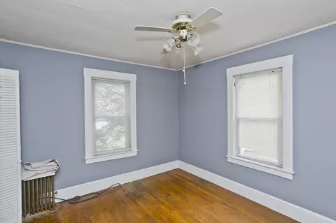 Bedroom - 81-83 Chestnut St, Springfield, MA 01151 photo 4 of 6