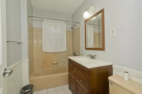 Bath - 81-83 Chestnut St, Springfield, MA 01151 photo 1 of 1