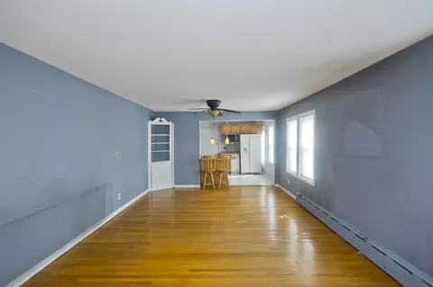 Living - 81-83 Chestnut St, Springfield, MA 01151 photo 3 of 5