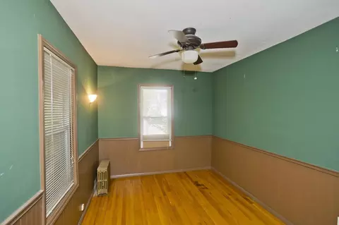 Bedroom - 81-83 Chestnut St, Springfield, MA 01151 photo 6 of 6
