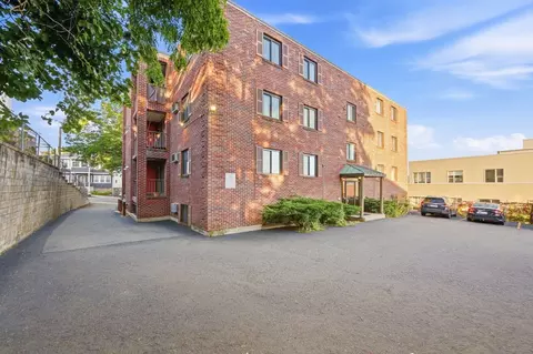 14 Boston St #1A, Somerville, MA 02143