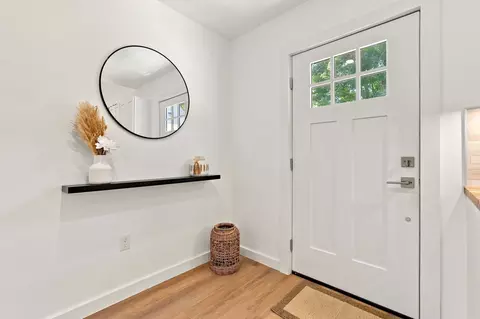 Entry Way - 204 River Dr, Hadley, MA 01035 photo 1 of 5