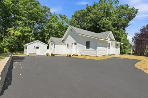 204 River Dr, Hadley, MA 01035