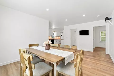 Dining - 204 River Dr, Hadley, MA 01035 photo 1 of 2