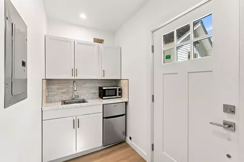 Kitchen - 204 River Dr, Hadley, MA 01035 photo 5 of 5