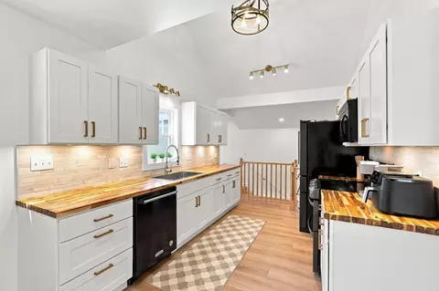 Kitchen - 204 River Dr, Hadley, MA 01035 photo 1 of 5