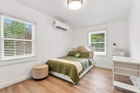 Bedroom - 204 River Dr, Hadley, MA 01035 photo 1 of 8