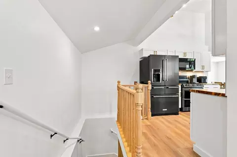 Entry Way - 204 River Dr, Hadley, MA 01035 photo 2 of 5