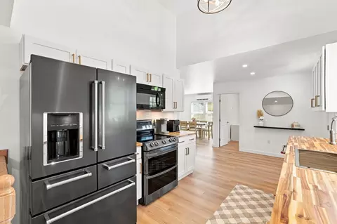 Kitchen - 204 River Dr, Hadley, MA 01035 photo 3 of 5