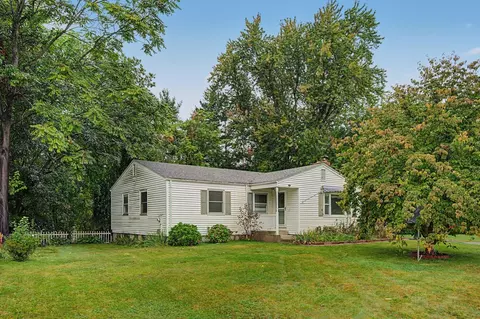 69 Lynch Dr, Holyoke, MA 01040