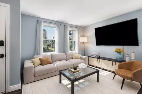 129 Lowell St #4, Peabody, MA 01960