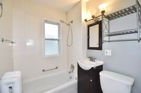 Bath - 92-94 Manchester Ter, Springfield, MA 01108 photo 1 of 2