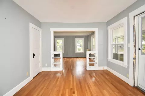 Living - 92-94 Manchester Ter, Springfield, MA 01108 photo 1 of 5