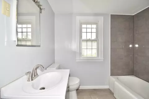 Bath - 67 Temby St, Springfield, MA 01119 photo 4 of 4