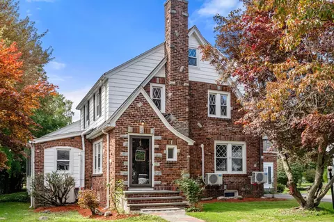 30 St James Rd, Shrewsbury, MA 01545