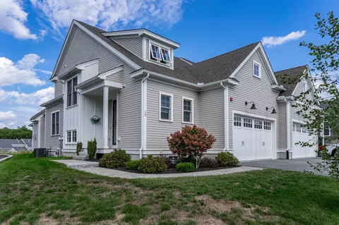 38 Weston Ln #38, Hopkinton, MA 01748