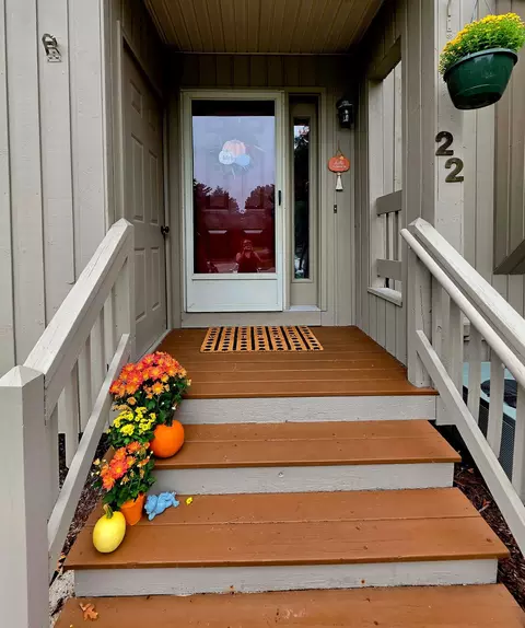 22 Suffolk Ct #22, Bedford, NH 03110