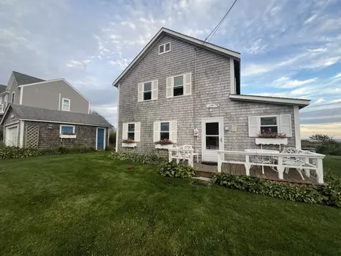 22 First St, Westport, MA 02790