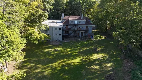 Exterior - 68 Smith Rd, Milton, MA 02186 photo 4 of 5