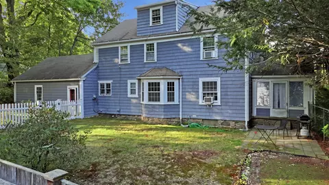 Exterior - 1 Algonquin Rd, Worcester, MA 01609 photo 5 of 7