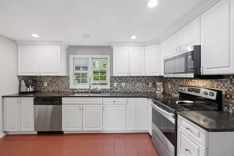 Kitchen - 1 Algonquin Rd, Worcester, MA 01609 photo 2 of 2