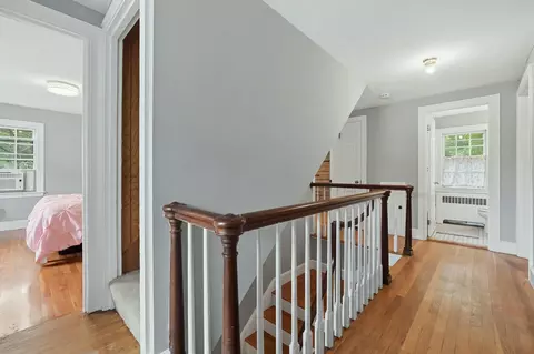 Entry Way - 1 Algonquin Rd, Worcester, MA 01609 photo 4 of 4