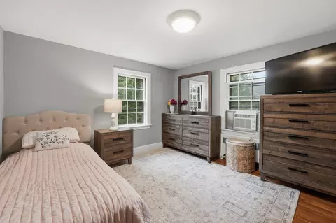 Bedroom - 1 Algonquin Rd, Worcester, MA 01609 photo 1 of 15