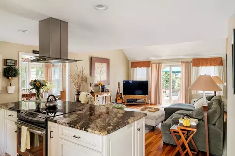 Kitchen - 13 Fieldstone St #13, Upton, MA 01568 photo 7 of 8