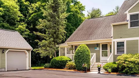 Exterior - 13 Fieldstone St #13, Upton, MA 01568 photo 3 of 5