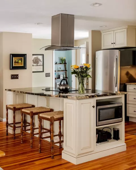 Kitchen - 13 Fieldstone St #13, Upton, MA 01568 photo 4 of 8
