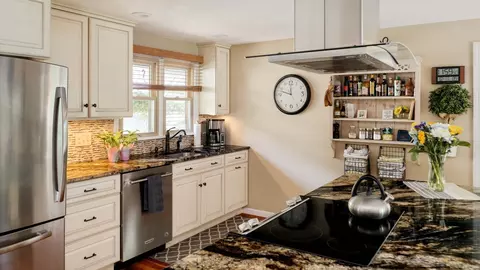 Kitchen - 13 Fieldstone St #13, Upton, MA 01568 photo 8 of 8