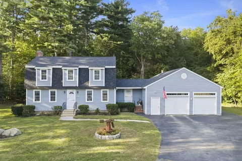 44 Pine Island Rd, Hanover, MA 02339